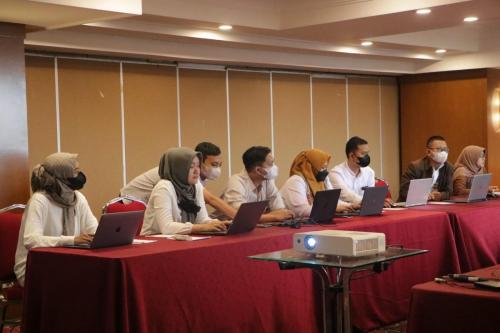 Fullboard Finalisasi Borang Akreditasi Program Sarjana Fakultas Hukum UPN Veteran Jakarta (16)
