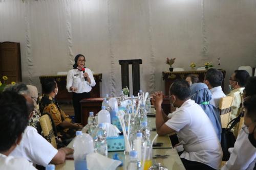 Fakultas Hukum UPN Veteran Jakarta andil dalam bagian penjajakan kerja sama kajian hukum dan rancangan peraturan daerah Indramayu (19)