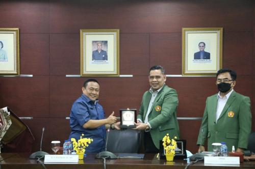 Pusat Penelitian dan Pengembangan Hukum dan Peradilan Badan Litbang Kumdil Mahkamah Agung RI dan Fakultas Hukum UPN Veteran Jakarta melakukan penandatanganan perjanjian kerjasama (5)