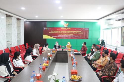 LKBH FH UPNVJ Menjalani proses Akreditasi oleh Tim Verifikasi dan Akreditasi Organisasi Bantuan Hukum Kementerian Hukum dan Hak Asasi Manusia Republik Indonesia (4)