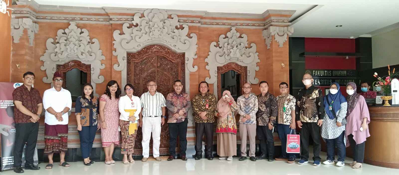 Benchmarking ke Fakultas Hukum Udayana Bali (14)_8_11zon