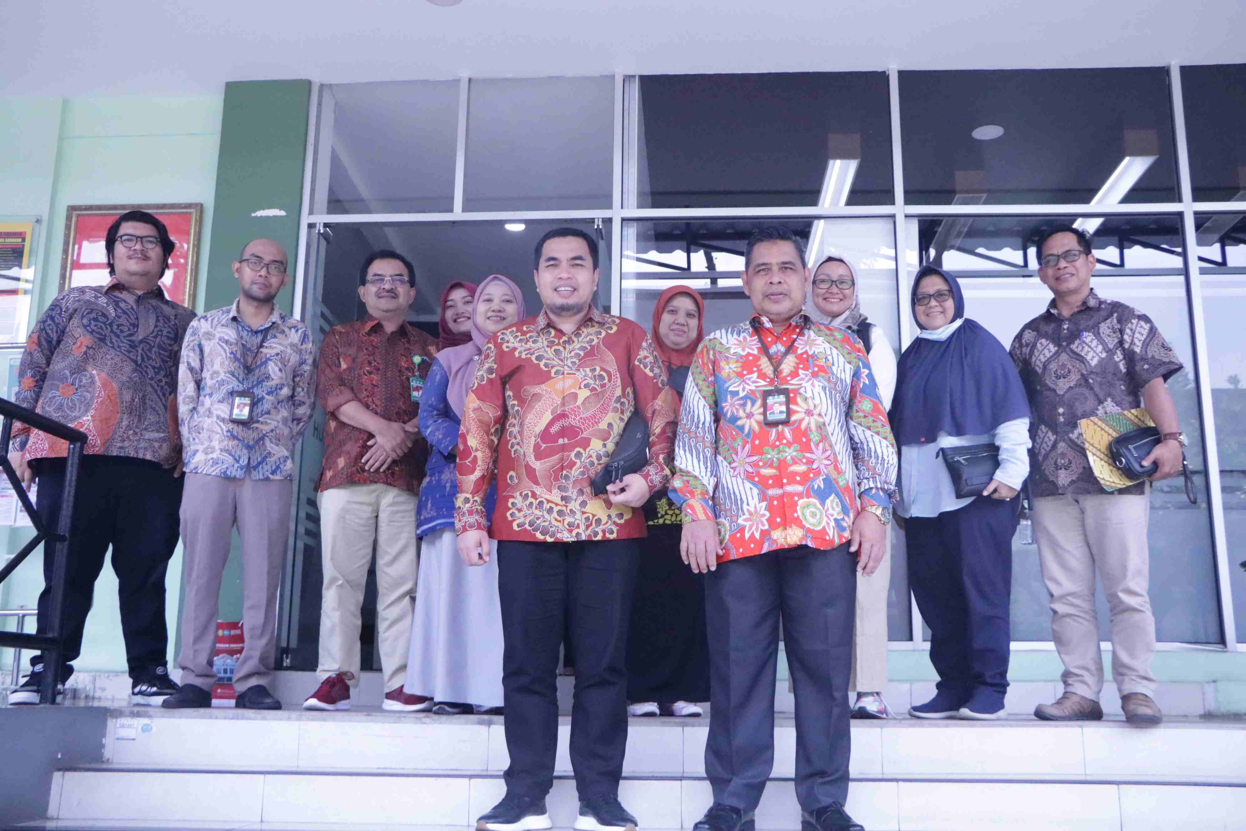 Dalam Rangka Eksternal Benchmarking Fakultas Hukum Universitas Riau (1)