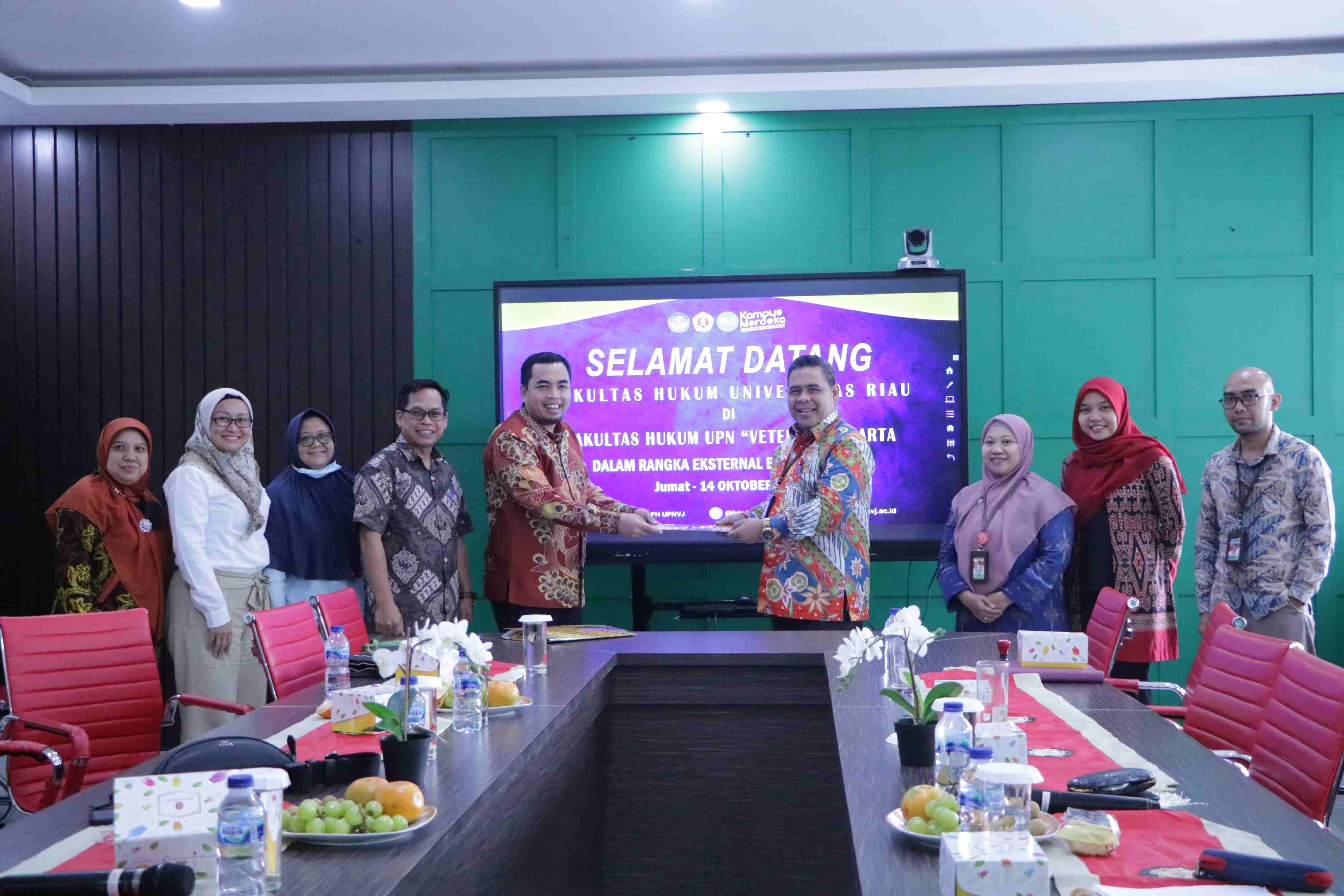 Dalam Rangka Eksternal Benchmarking Fakultas Hukum Universitas Riau (11)