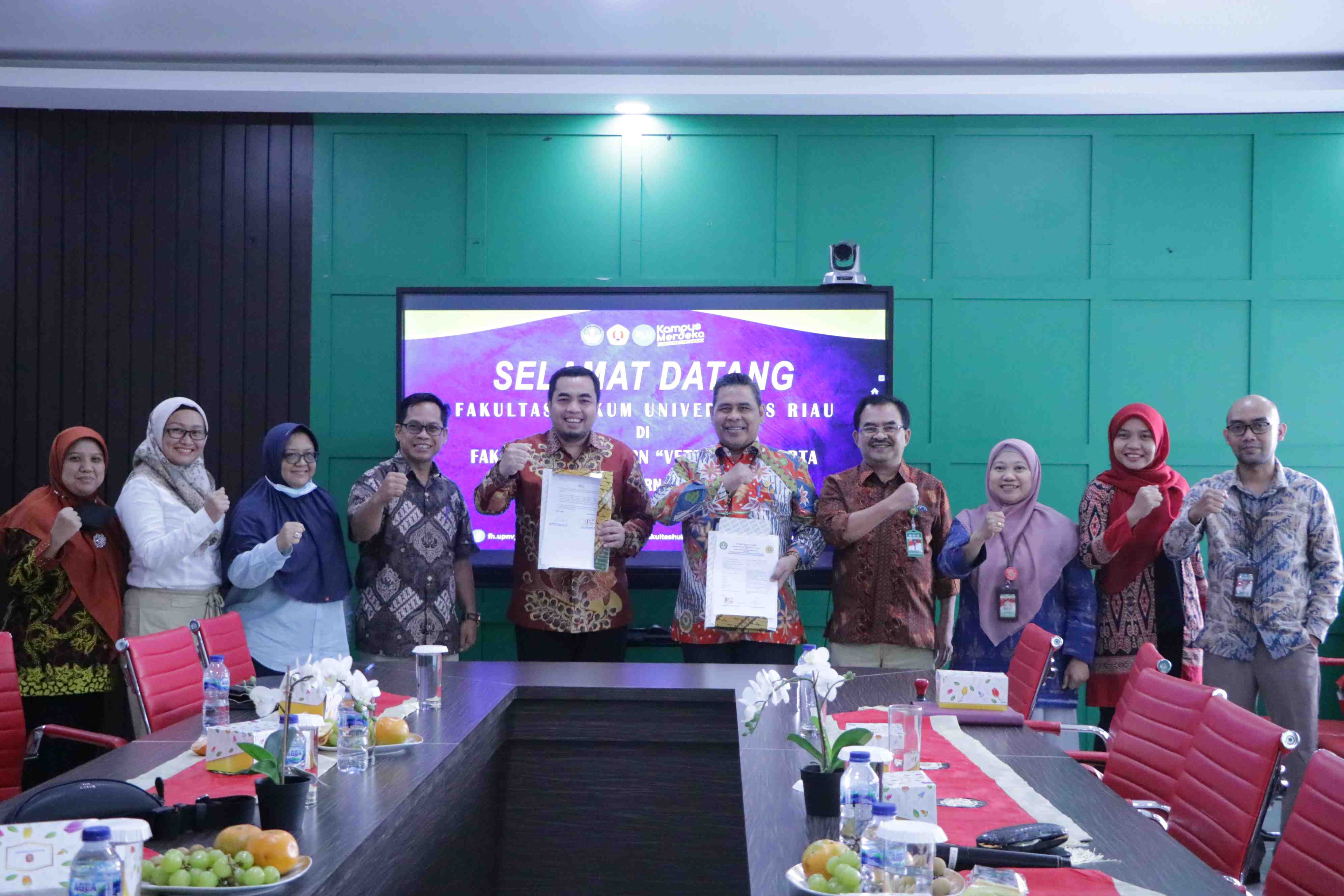 Dalam Rangka Eksternal Benchmarking Fakultas Hukum Universitas Riau (12)