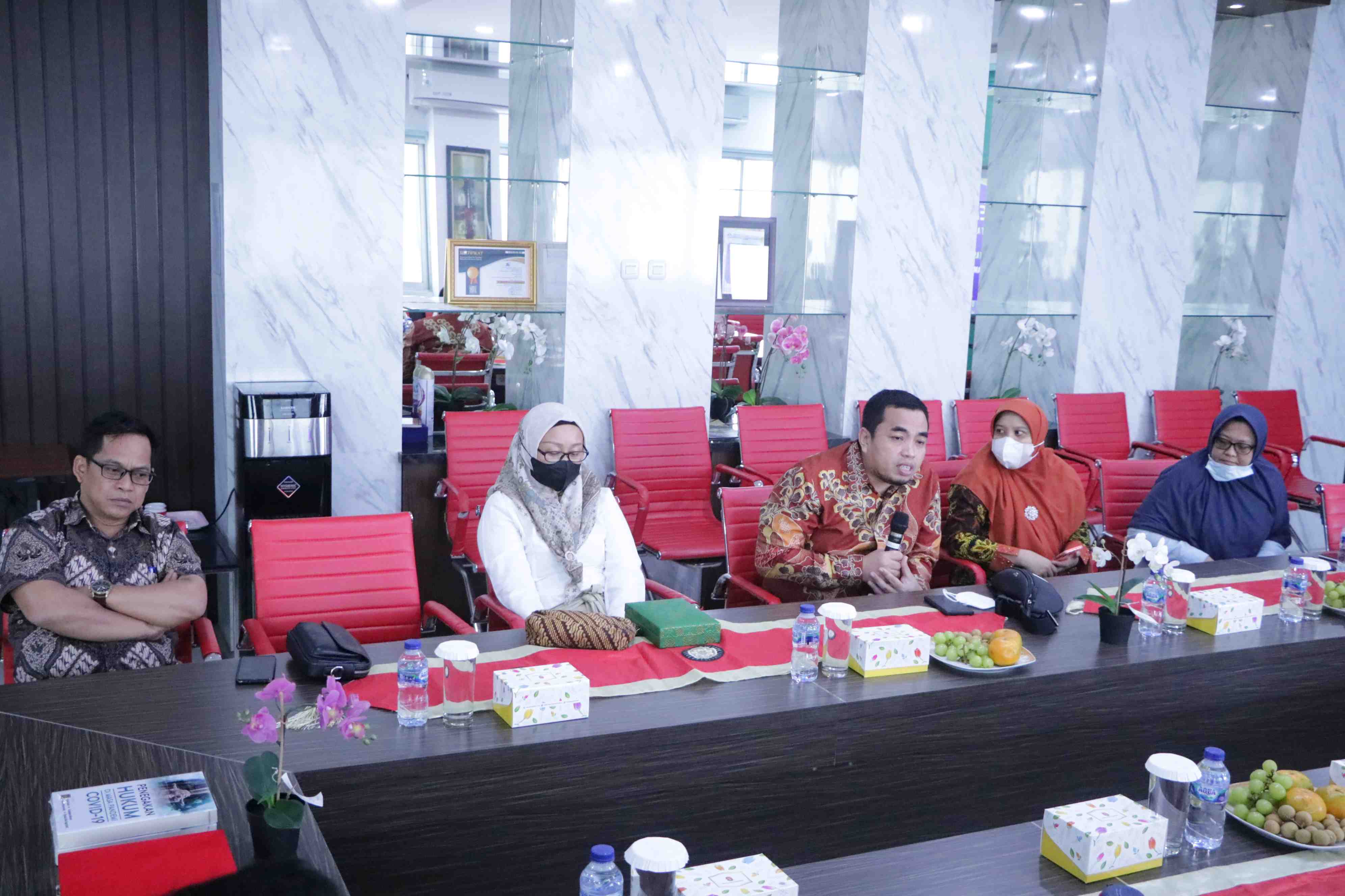 Dalam Rangka Eksternal Benchmarking Fakultas Hukum Universitas Riau (23)