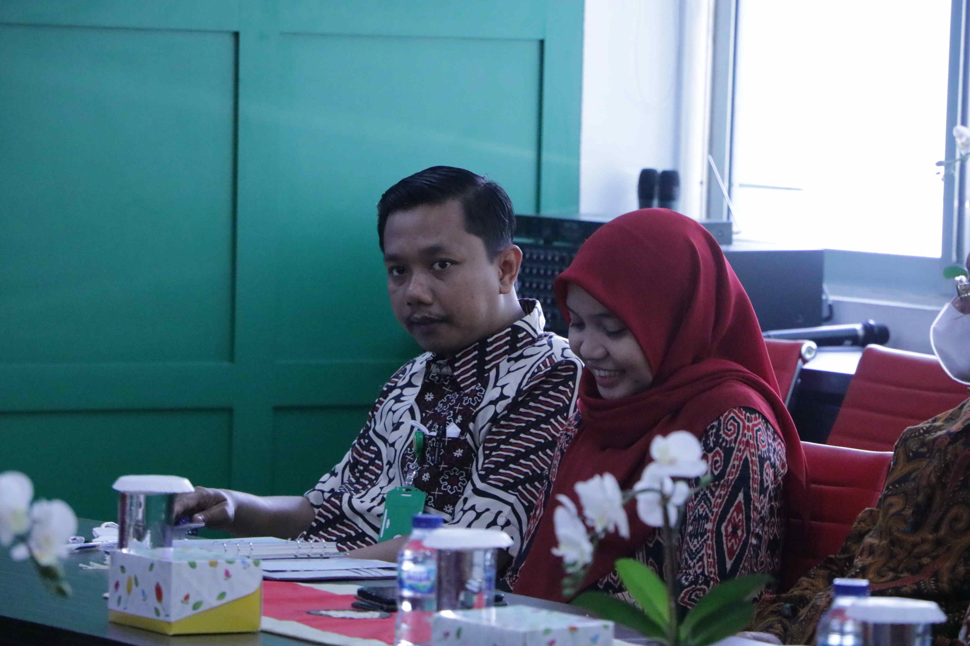 Dalam Rangka Eksternal Benchmarking Fakultas Hukum Universitas Riau (31)