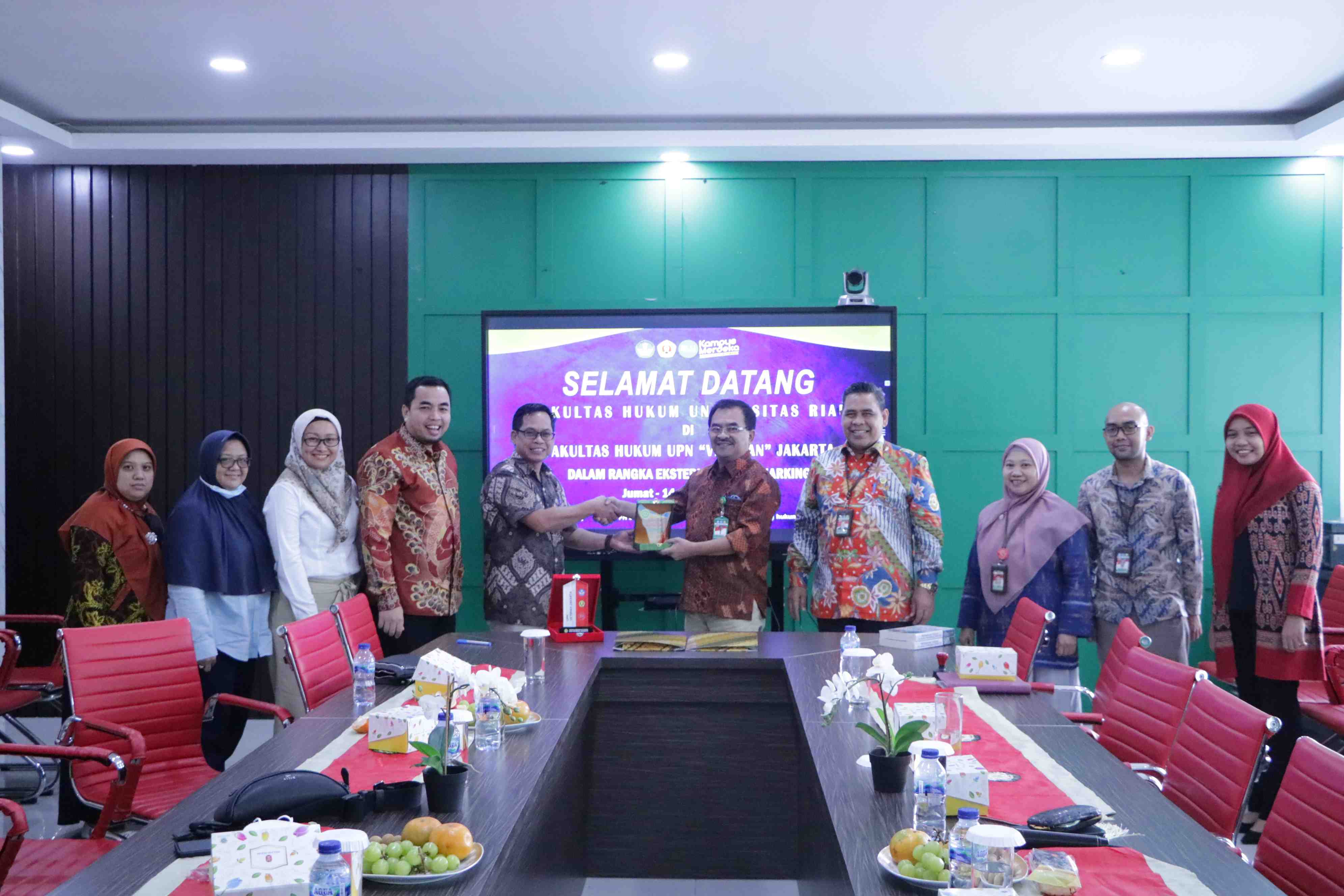Dalam Rangka Eksternal Benchmarking Fakultas Hukum Universitas Riau (6)