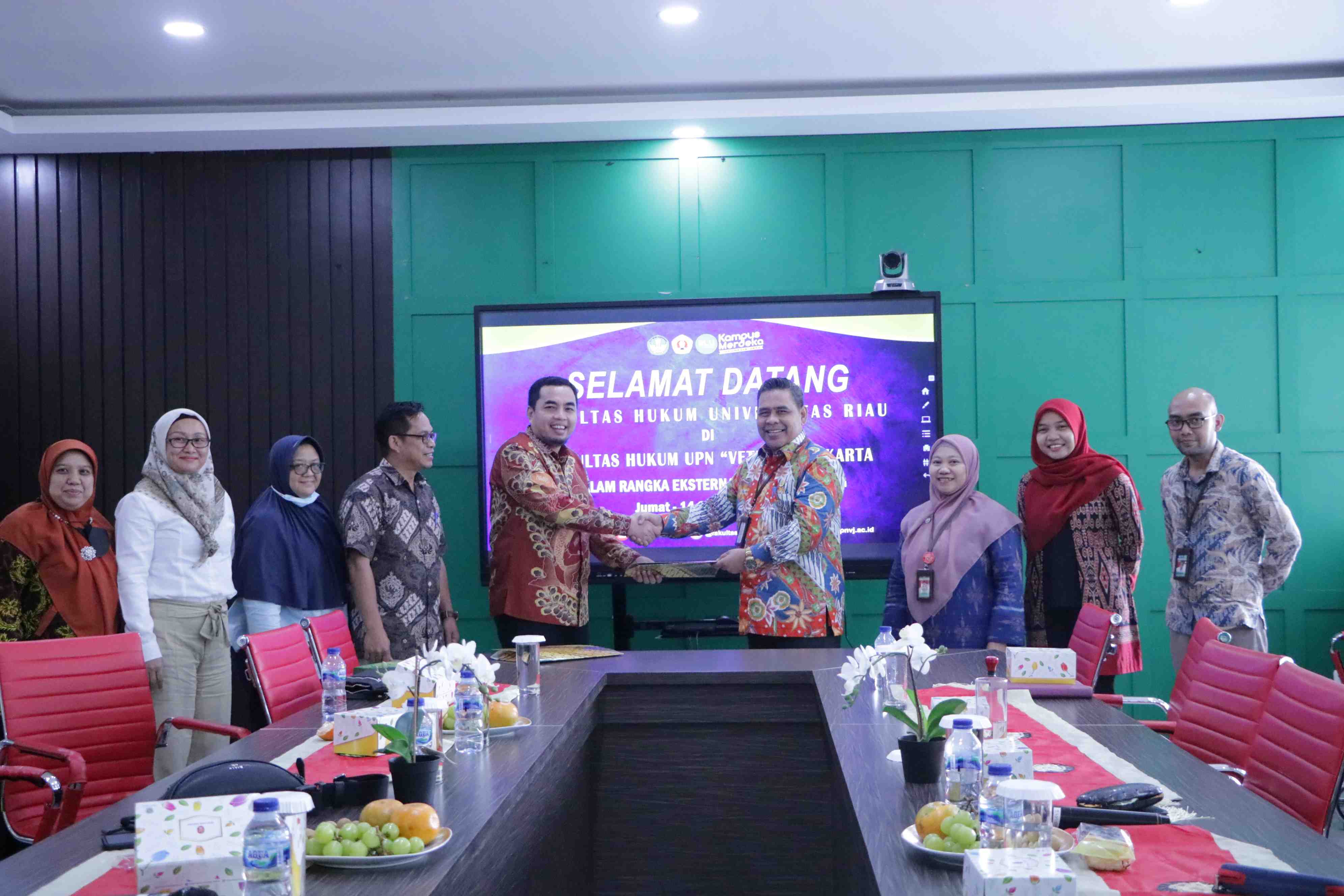 Dalam Rangka Eksternal Benchmarking Fakultas Hukum Universitas Riau (7)