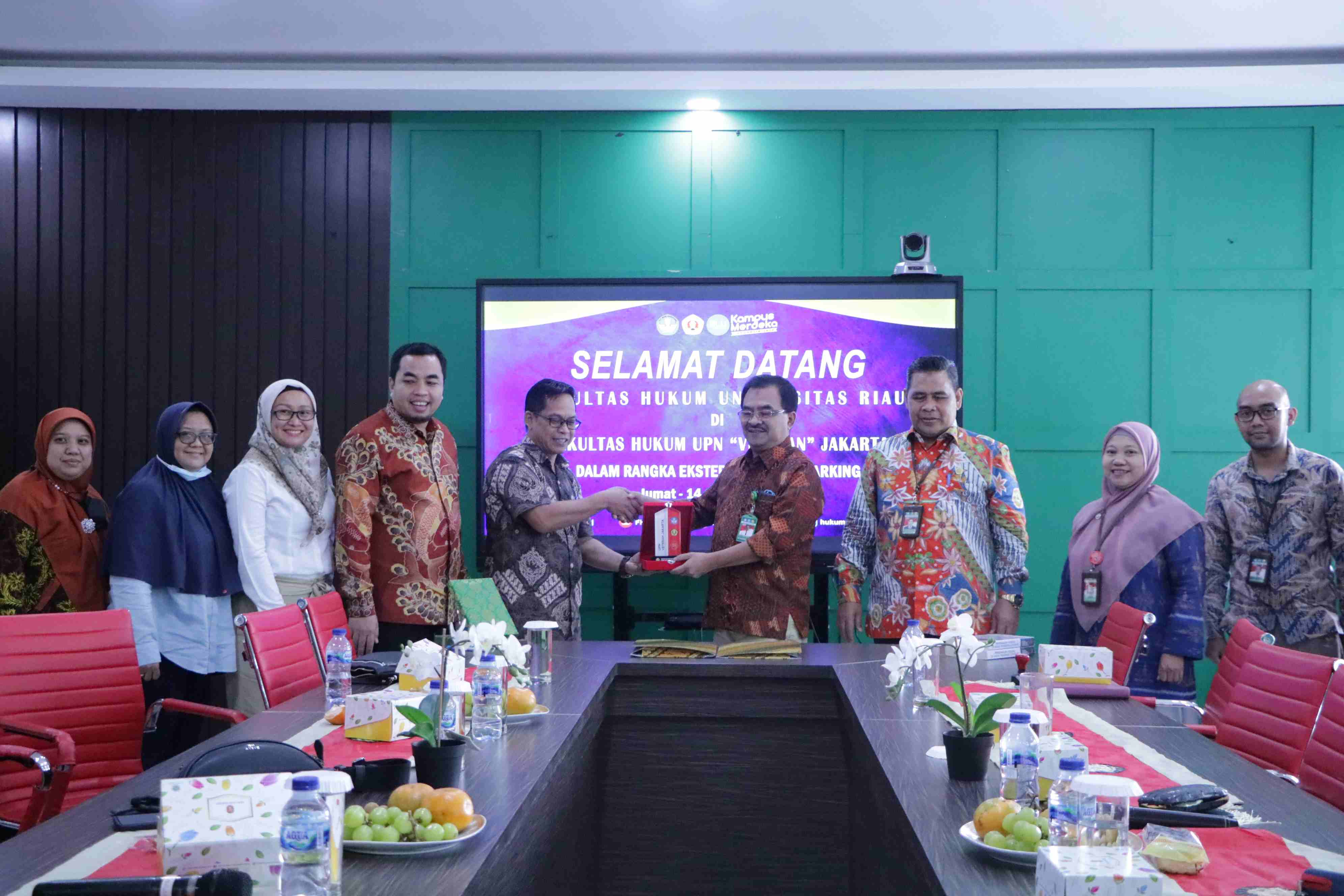 Dalam Rangka Eksternal Benchmarking Fakultas Hukum Universitas Riau (9)