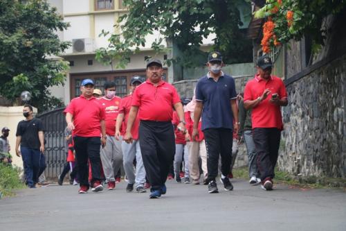 Fakultas Hukum UPN Veteran Jakarta menyelenggarakan kegiatan jalan santai serta berbagai perlombaan tradisional dalam rangka memeriahkan Dies Natalis Fakultas Hukum ke 22 (5)