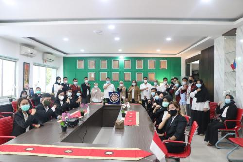 Syukuran Dalam Rangka Kemenangan Organisasi Mahasiswa Unit Peradilan Semu (UPS) Fakultas Hukum UPN Veteran Jakarta sebagai Juara 3 National Moot Court Competition Anti Money Loundring VI Tahun 2021 (11)