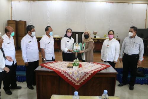 Fakultas Hukum UPN Veteran Jakarta andil dalam bagian penjajakan kerja sama kajian hukum dan rancangan peraturan daerah Indramayu (25)