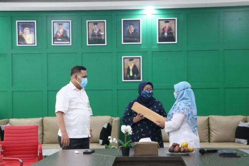 Purna Tugas Dosen Fakultas Hukum UPN Veteran Jakarta salah satu Penggagas berdirinya Fakultas Hukum UPN Veteran Jakarta ibu Dr. Erni Agustina, S.H., Sp.N. (11)