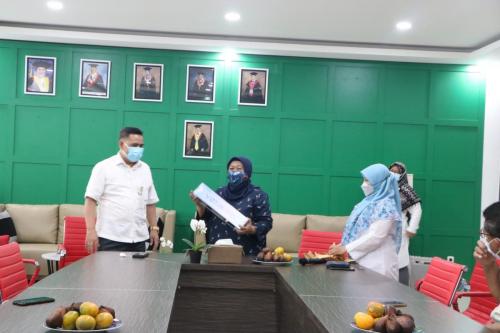 Purna Tugas Dosen Fakultas Hukum UPN Veteran Jakarta salah satu Penggagas berdirinya Fakultas Hukum UPN Veteran Jakarta ibu Dr. Erni Agustina, S.H., Sp.N. (5)