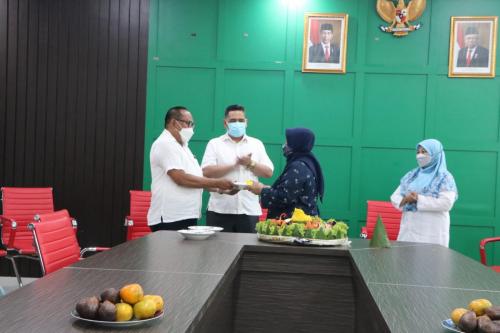 Purna Tugas Dosen Fakultas Hukum UPN Veteran Jakarta salah satu Penggagas berdirinya Fakultas Hukum UPN Veteran Jakarta ibu Dr. Erni Agustina, S.H., Sp.N. (4)