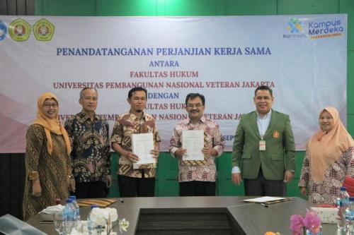 Fakultas Hukum UPN Veteran Jakarta dan Fakultas Hukum UPN Veteran Jawa Timur melakukan penandatanganan Perjanjian Kerjasama terkait pelaksanaan Merdeka Belajar Kampus Merdeka (MBKM) (10)