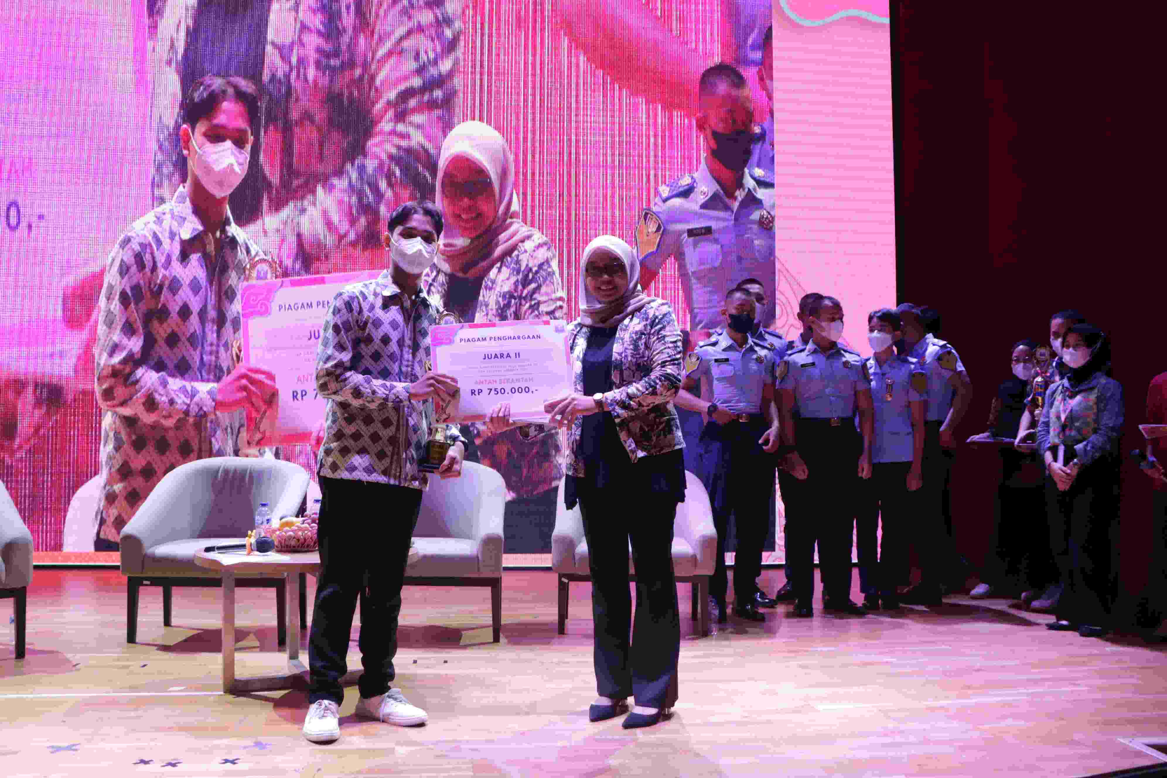 Seminar Nasional Festival Bela Negara (Belagest) 2022 Fakultas Hukum Universitas Pembangunan Nasional Veteran Jakarta