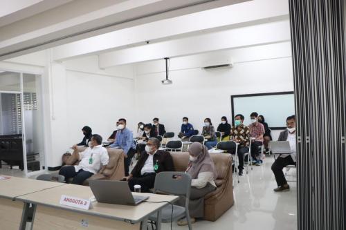 Fakultas Hukum UPN Veteran Jakarta mengadakan kegiatan Seminar Diseminasi Tugas Akhir Program Studi Hukum Program Sarjana secara offline (8)