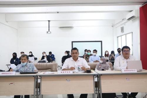 Fakultas Hukum UPN Veteran Jakarta mengadakan kegiatan Seminar Diseminasi Tugas Akhir Program Studi Hukum Program Sarjana secara offline (2)