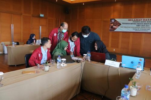 Peserta Rapat Kerja Penyusunan RENSTRA Fakultas Hukum UPN VETERAN JAKARTA Tahun 2020-2024 dan Strategi Pencapaian Indikator Kinerja Utama (IKU) – Bandung, 20 – 23 November 2020 (12)