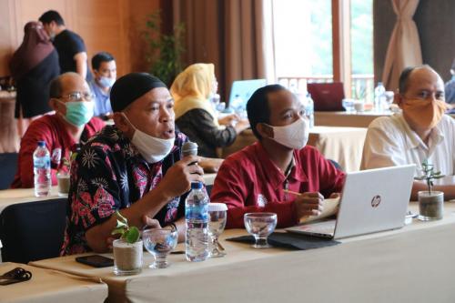 Peserta Rapat Kerja Penyusunan RENSTRA Fakultas Hukum UPN VETERAN JAKARTA Tahun 2020-2024 dan Strategi Pencapaian Indikator Kinerja Utama (IKU) – Bandung, 20 – 23 November 2020 (17)
