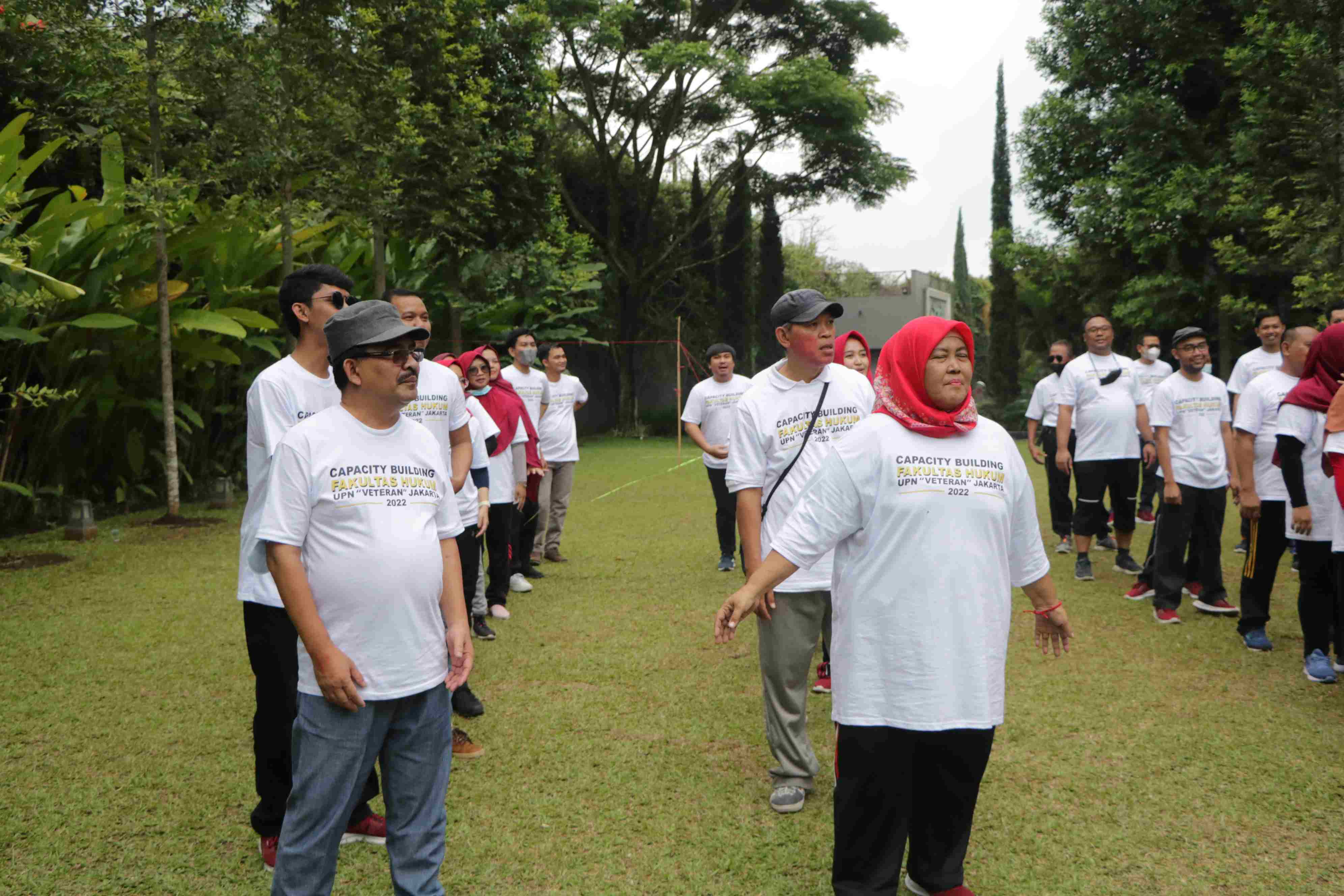 “Membangun Kebersamaan Menuju Fakultas Hukum yang Unggul” Capacity Building Fakultas Hukum Universitas Pembangunan Nasional “Veteran” Jakarta (1)