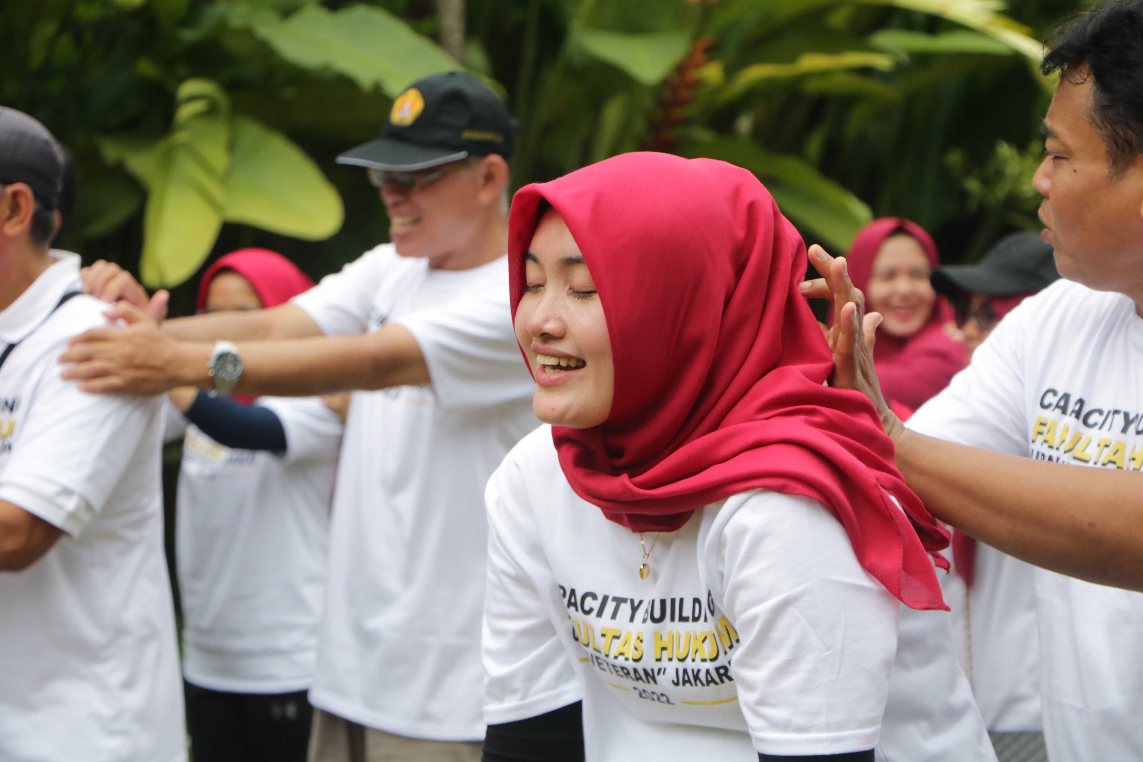 “Membangun Kebersamaan Menuju Fakultas Hukum yang Unggul” Capacity Building Fakultas Hukum Universitas Pembangunan Nasional “Veteran” Jakarta (111)