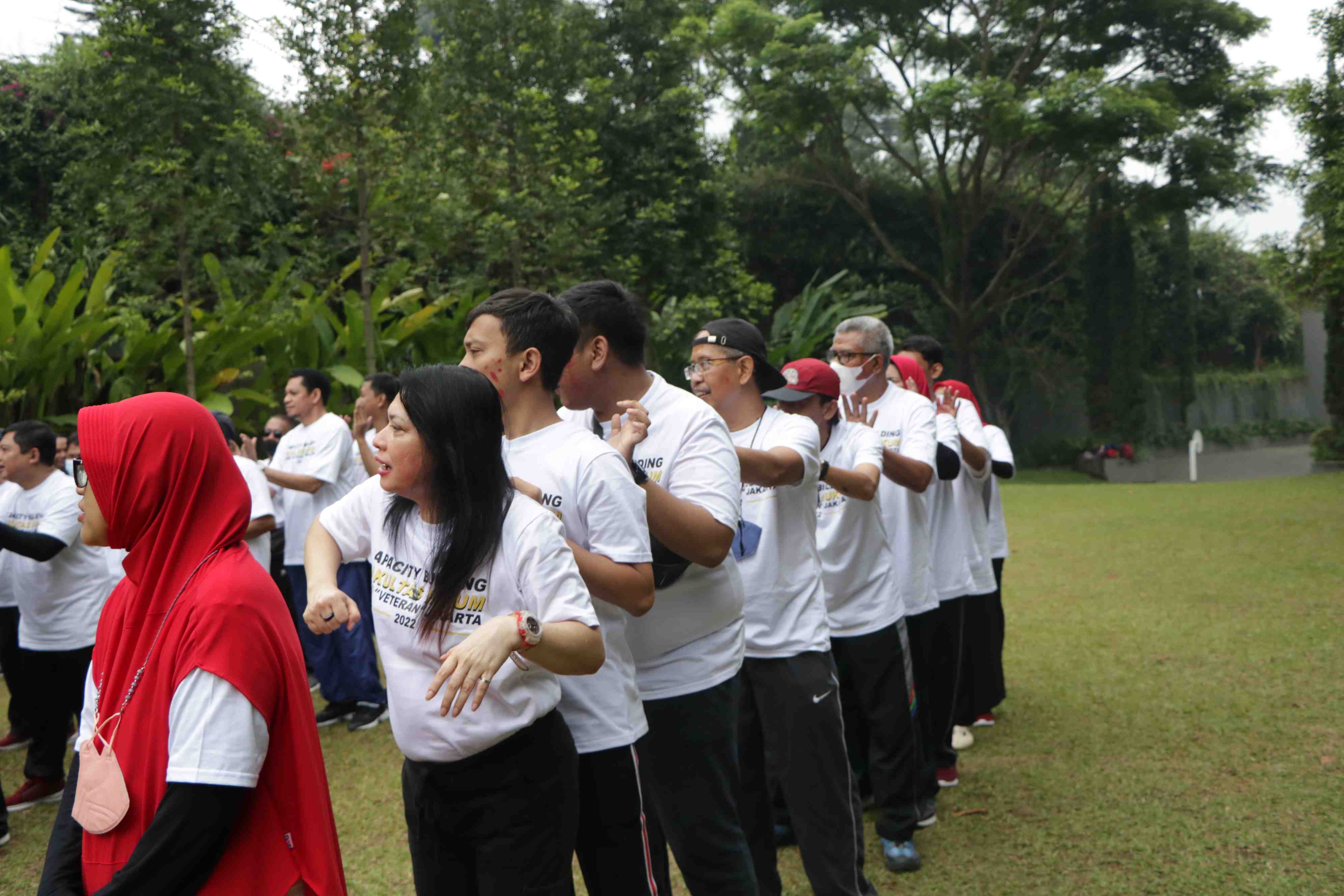 “Membangun Kebersamaan Menuju Fakultas Hukum yang Unggul” Capacity Building Fakultas Hukum Universitas Pembangunan Nasional “Veteran” Jakarta (114)