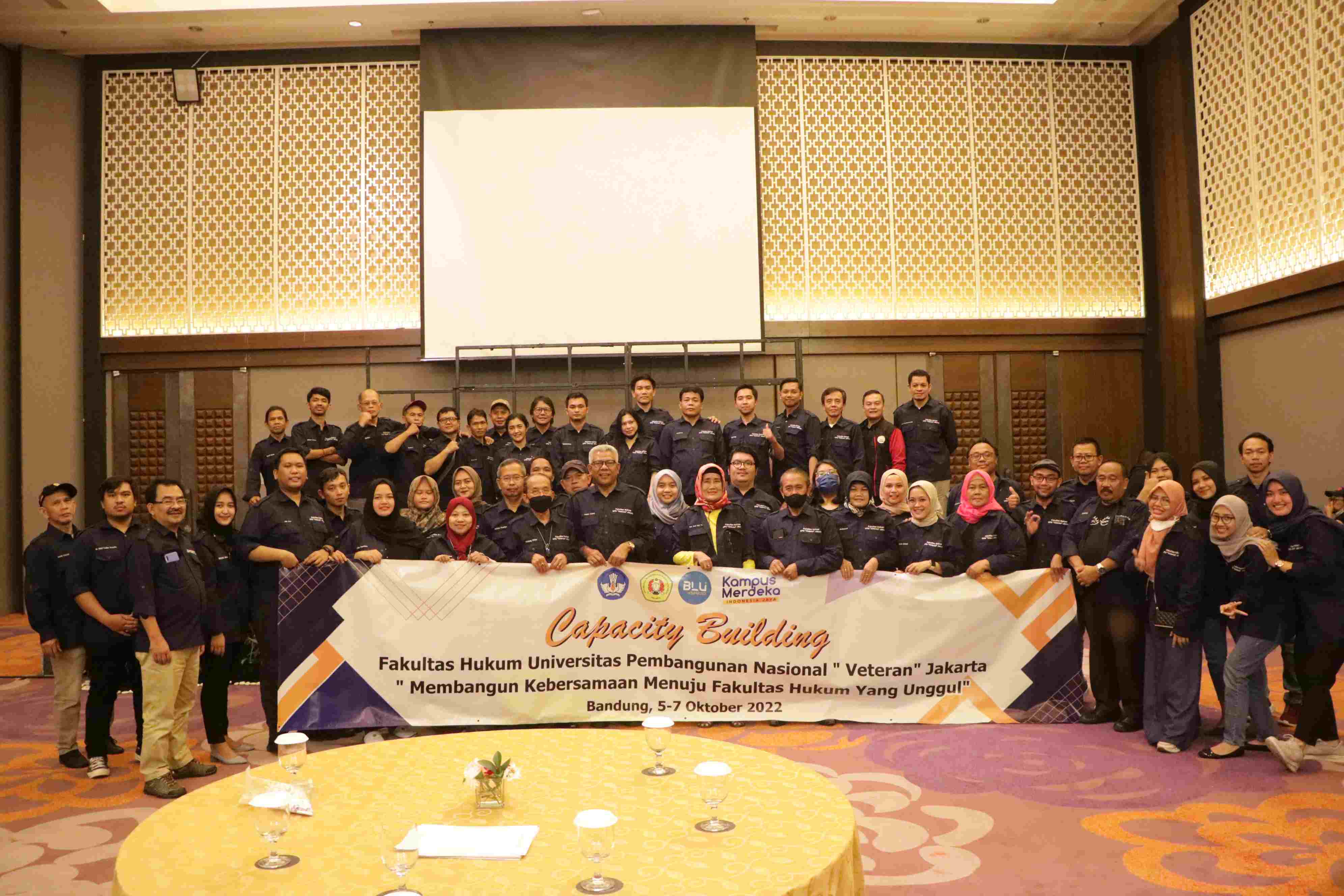 “Membangun Kebersamaan Menuju Fakultas Hukum yang Unggul” Capacity Building Fakultas Hukum Universitas Pembangunan Nasional “Veteran” Jakarta (116)