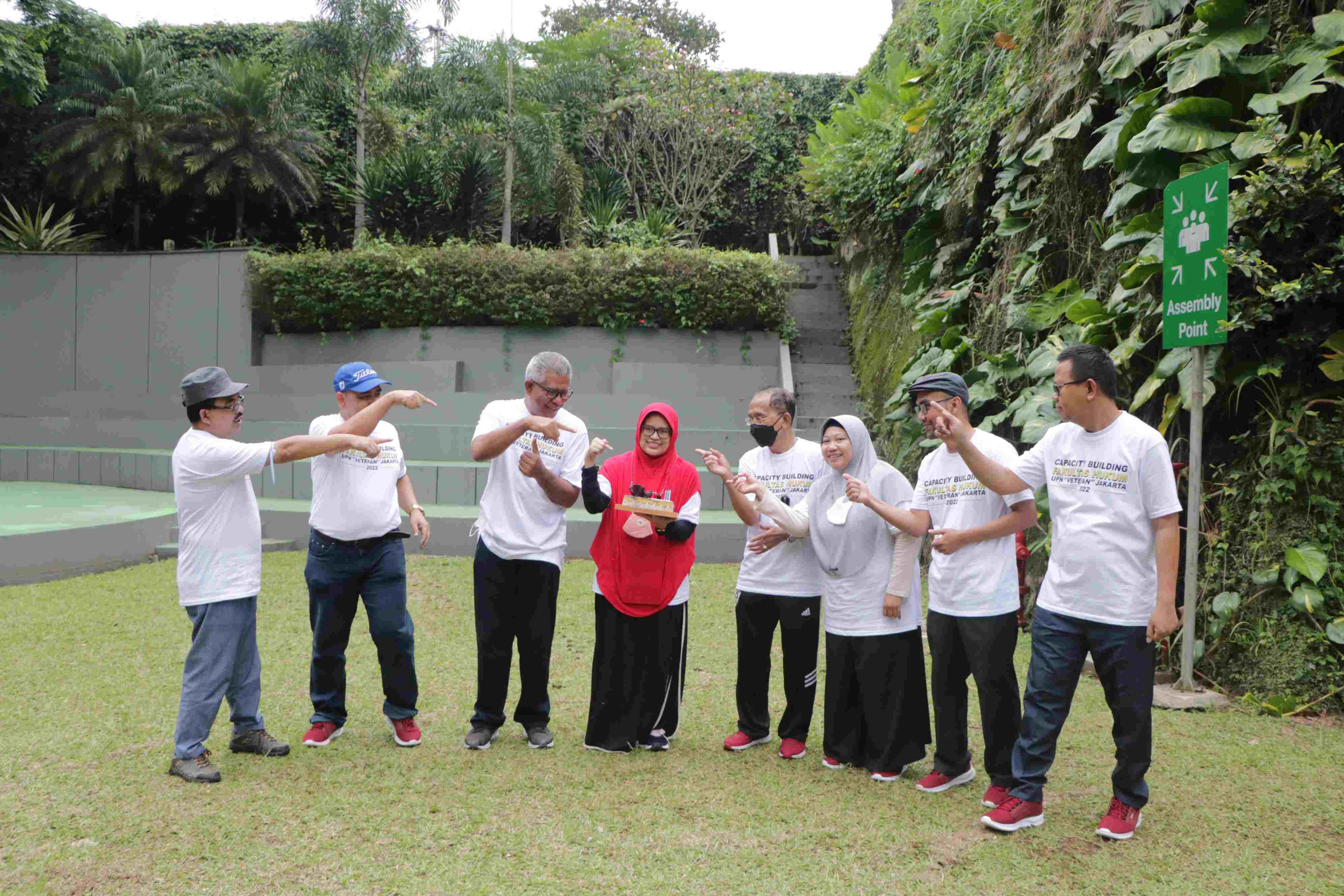 “Membangun Kebersamaan Menuju Fakultas Hukum yang Unggul” Capacity Building Fakultas Hukum Universitas Pembangunan Nasional “Veteran” Jakarta (134)
