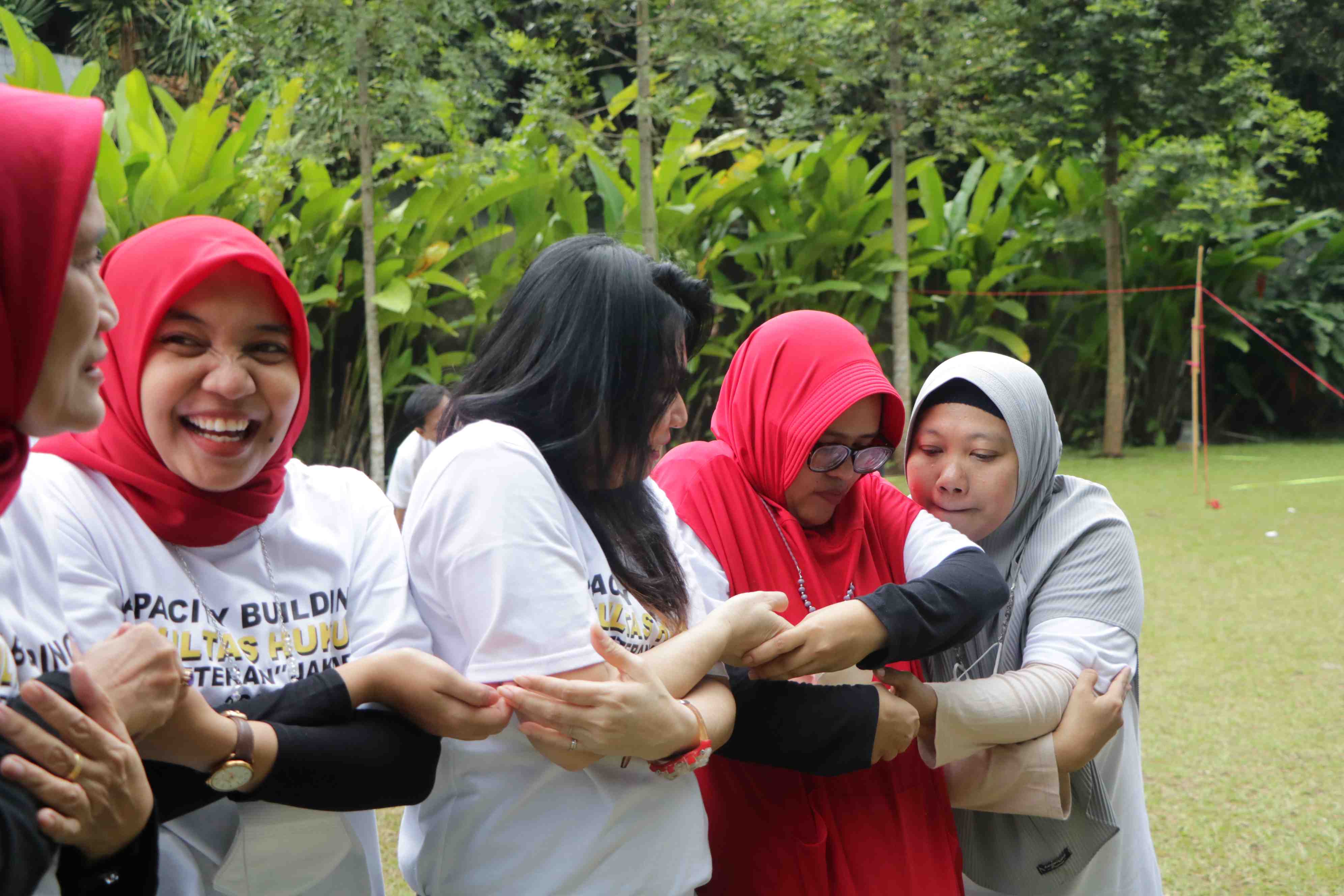 “Membangun Kebersamaan Menuju Fakultas Hukum yang Unggul” Capacity Building Fakultas Hukum Universitas Pembangunan Nasional “Veteran” Jakarta (145)