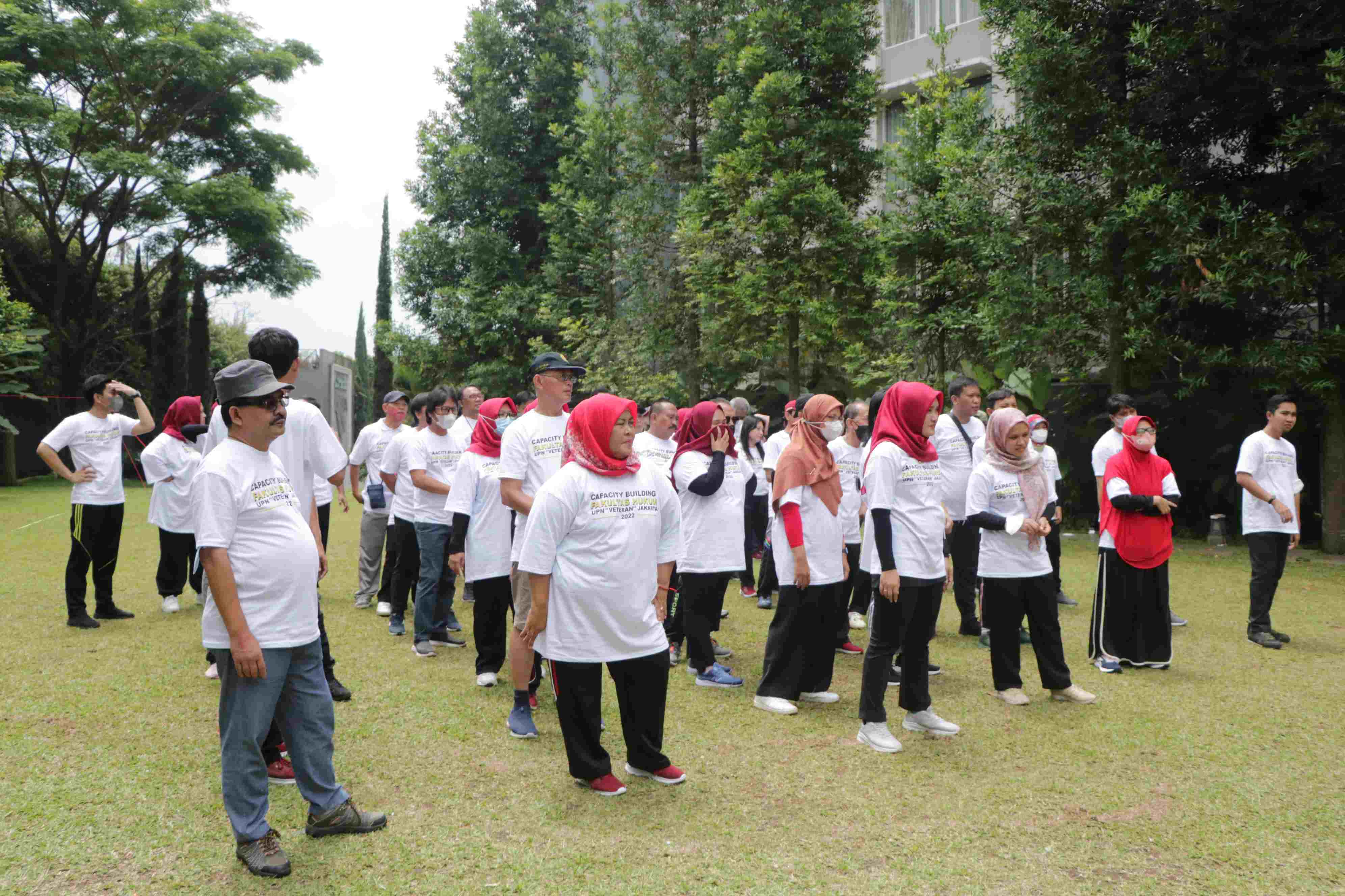 “Membangun Kebersamaan Menuju Fakultas Hukum yang Unggul” Capacity Building Fakultas Hukum Universitas Pembangunan Nasional “Veteran” Jakarta (18)