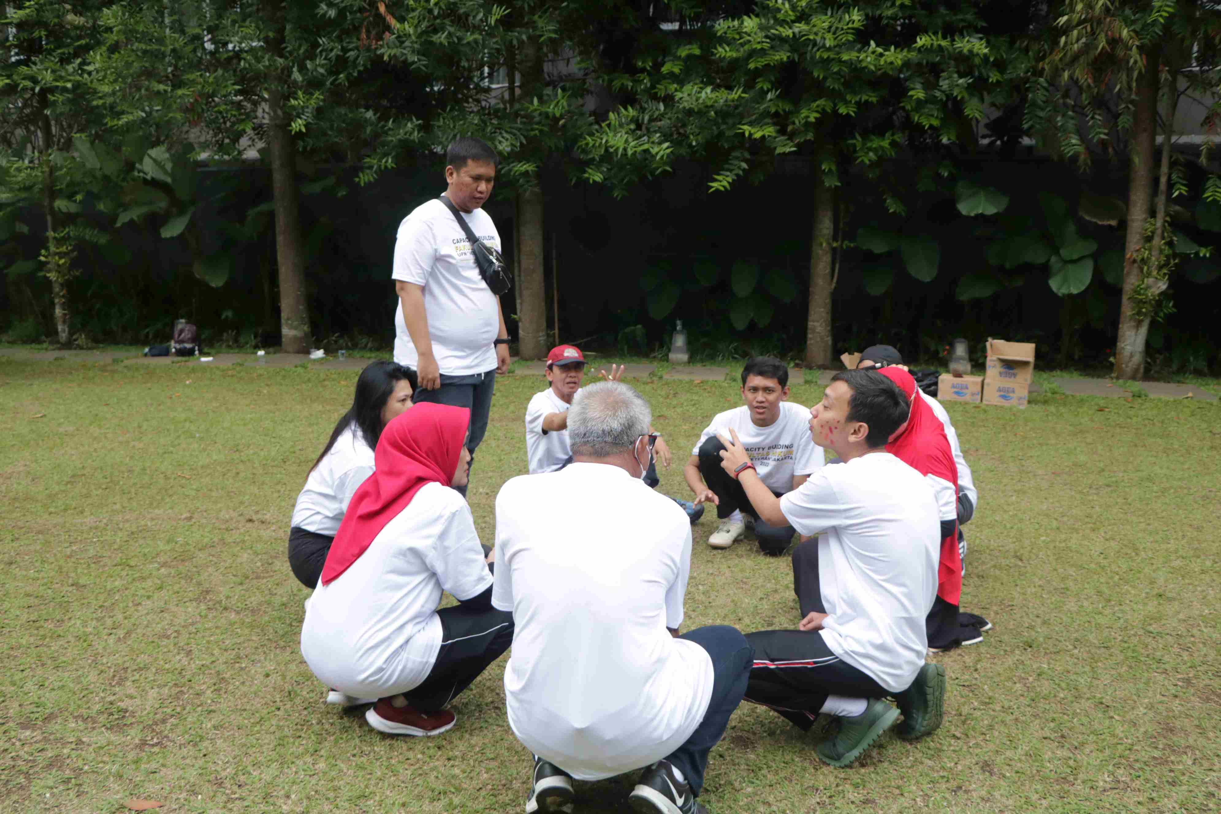 “Membangun Kebersamaan Menuju Fakultas Hukum yang Unggul” Capacity Building Fakultas Hukum Universitas Pembangunan Nasional “Veteran” Jakarta (38)