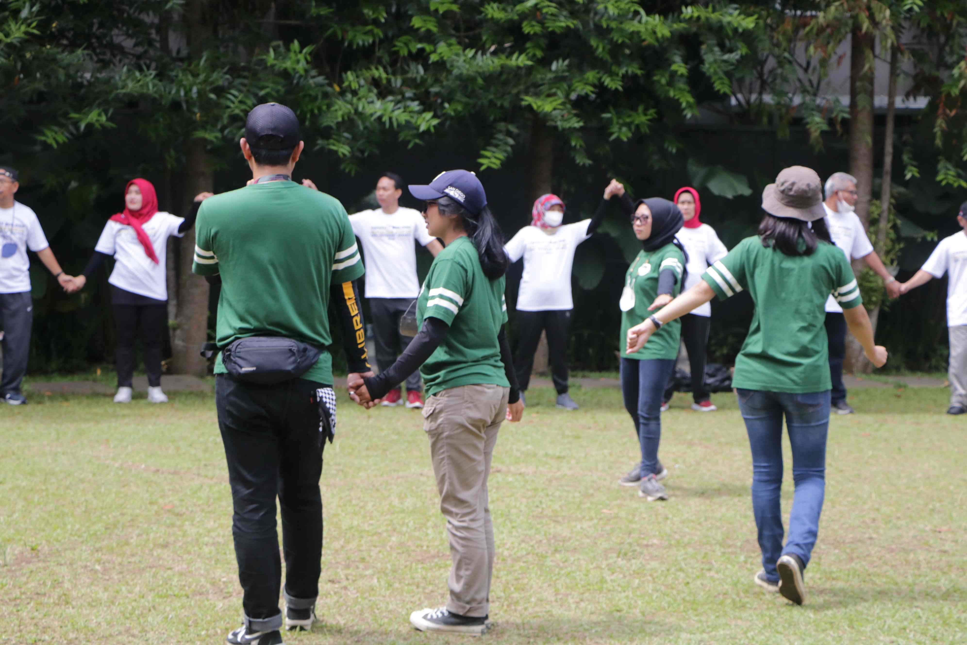 “Membangun Kebersamaan Menuju Fakultas Hukum yang Unggul” Capacity Building Fakultas Hukum Universitas Pembangunan Nasional “Veteran” Jakarta (54)