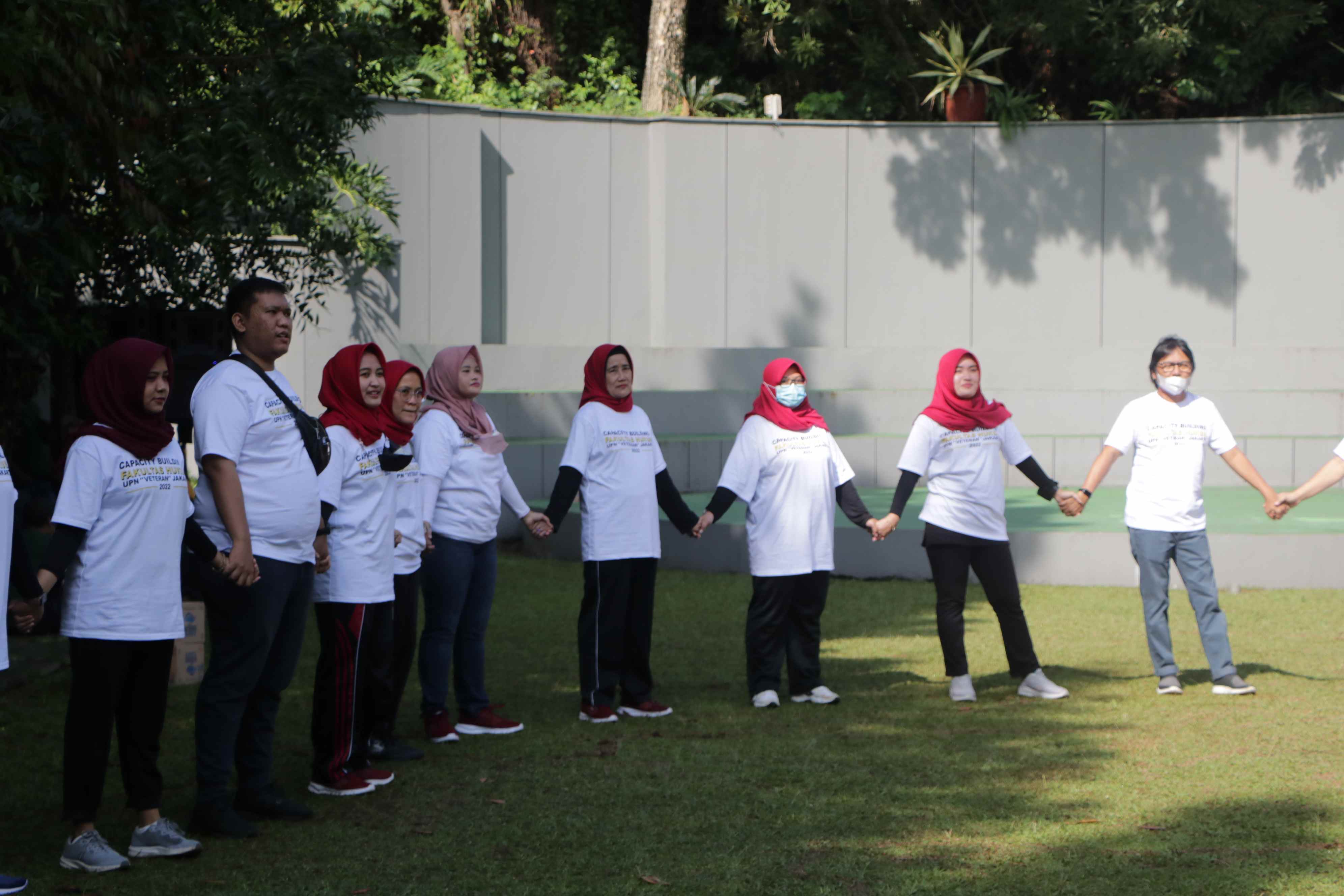 “Membangun Kebersamaan Menuju Fakultas Hukum yang Unggul” Capacity Building Fakultas Hukum Universitas Pembangunan Nasional “Veteran” Jakarta (84)