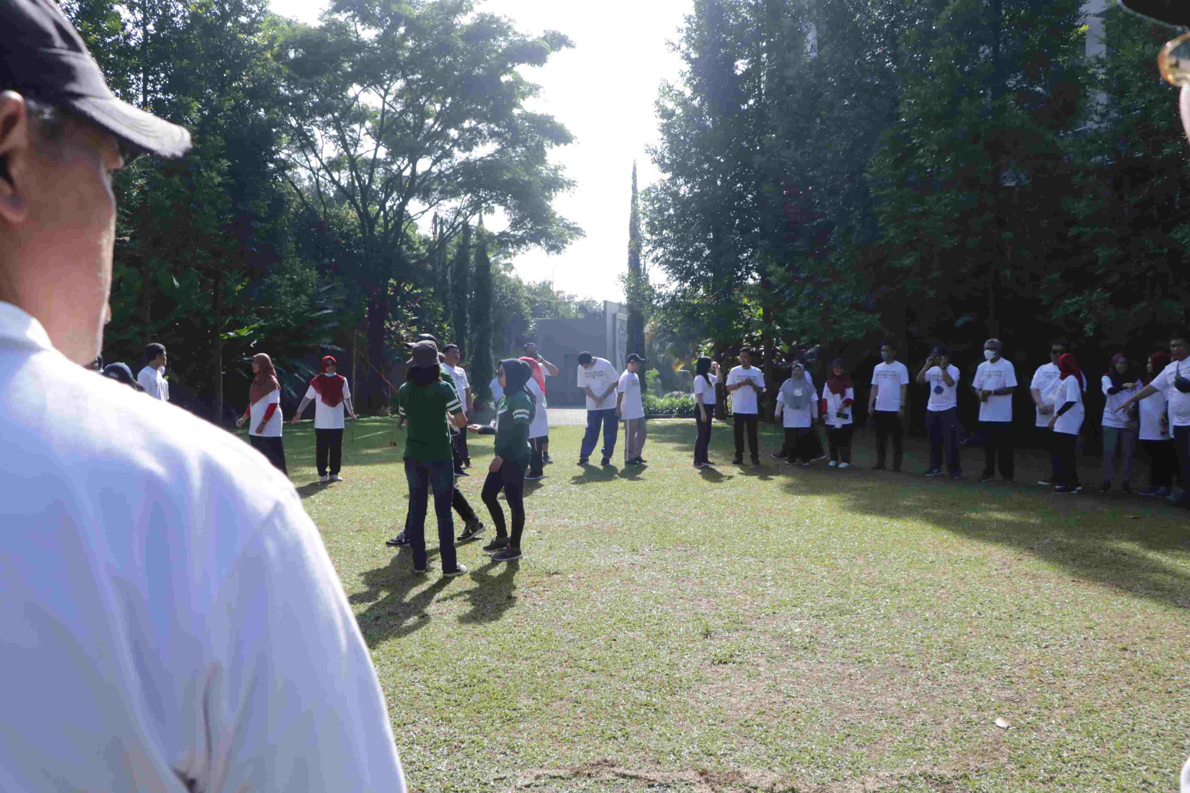 “Membangun Kebersamaan Menuju Fakultas Hukum yang Unggul” Capacity Building Fakultas Hukum Universitas Pembangunan Nasional “Veteran” Jakarta (92)