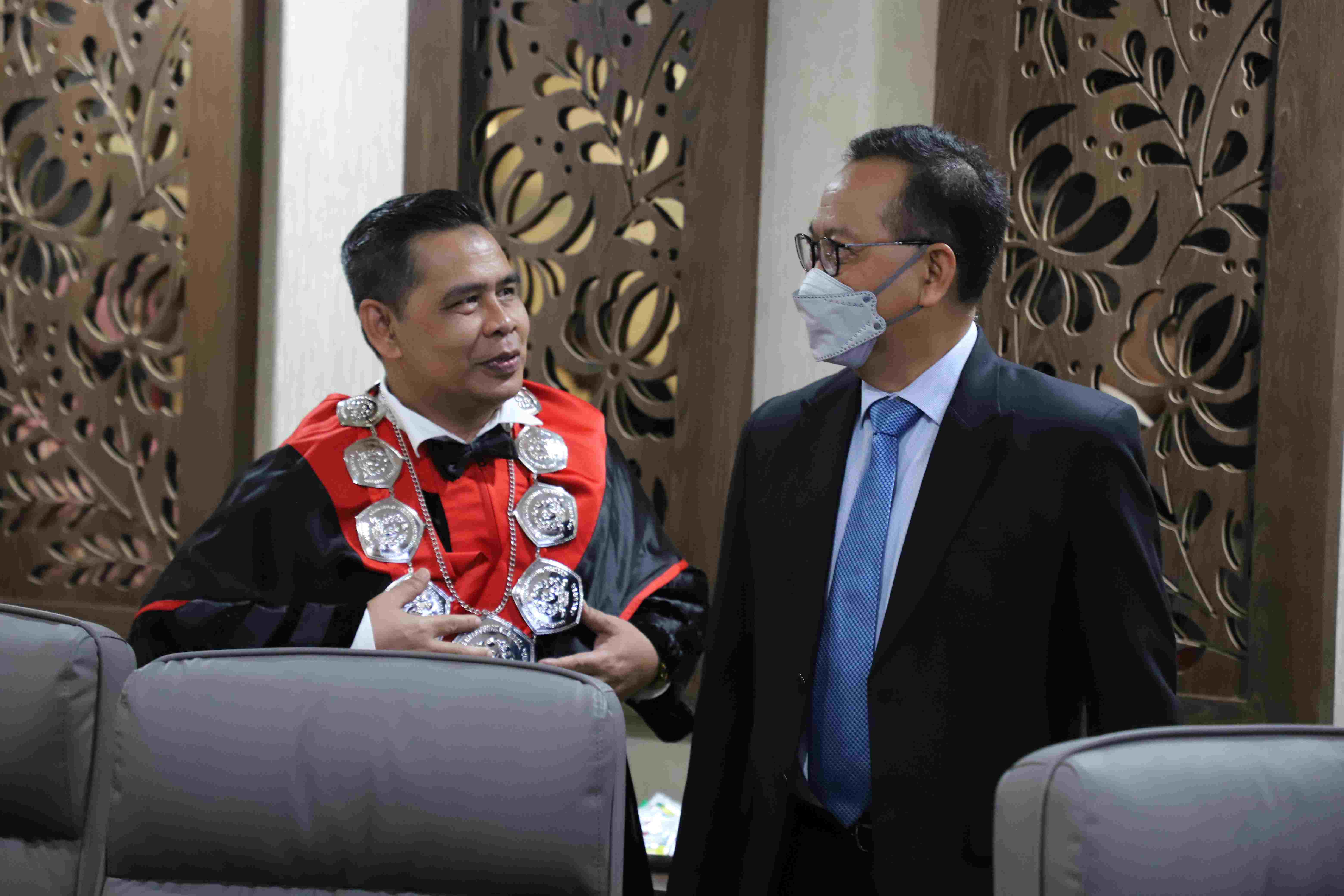 Pengukuhan Prof Dr Wicipto Setiadi SH MH Guru Besar bidang Ilmu Hukum Fakultas Hukum Universitas Pembangunan Nasional Veteran Jakarta (51)