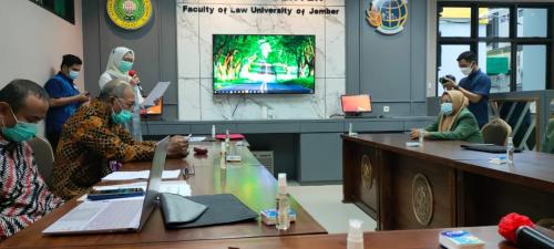 Fakultas Hukum mengadakan Studi Banding ke Fakultas Hukum Universitas Jember dalam rangka pembukaan Program Studi Doktor (S3) Ilmu Hukum sekaligus mengadakan MoU. (6)