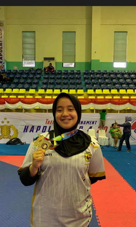 Mahasiswi Fakultas Hukum UPN Veteran Jakarta Meraih Juara I & Juara II pada kejuaraan Taekwondo Nasional